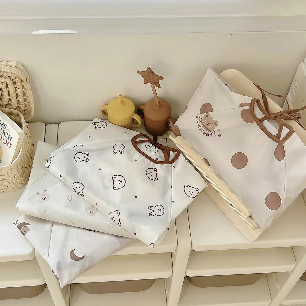 CleanCover – Bavoir imperméable à couverture complète + plateau