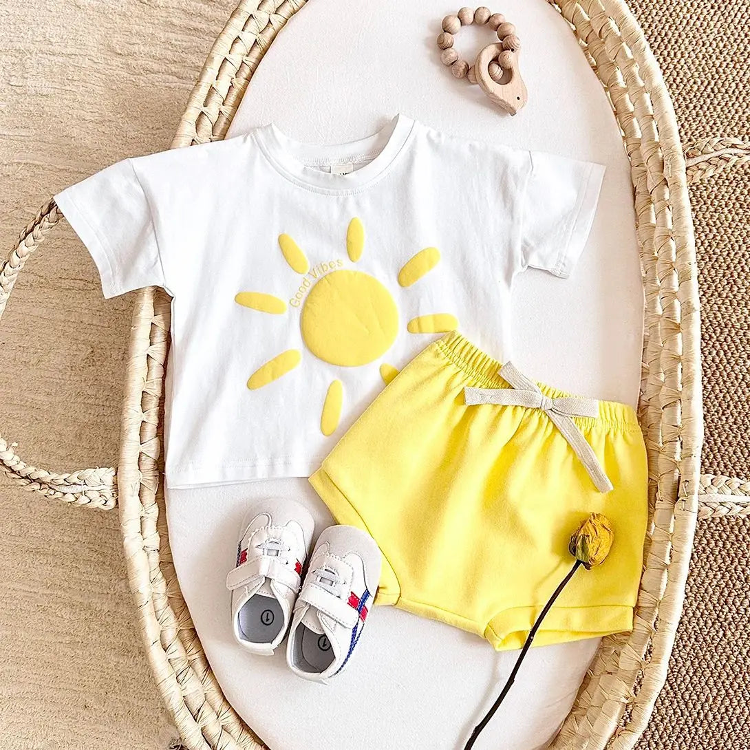 Zonnebloem baby-outfit – T-shirt en short
